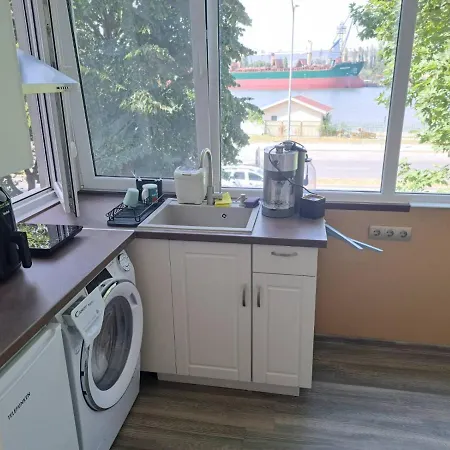 Apartment Sea Vibes - Free Public Parking, Wifi, Cable & Smart Tv, 0,9 Km To